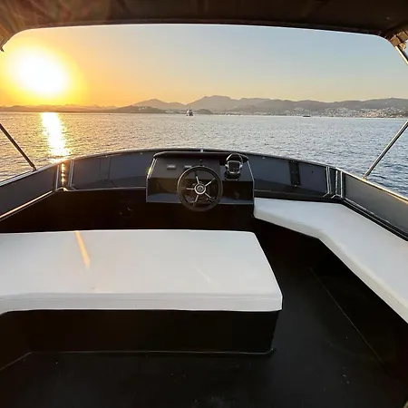 Båthotell Halal Vacation *